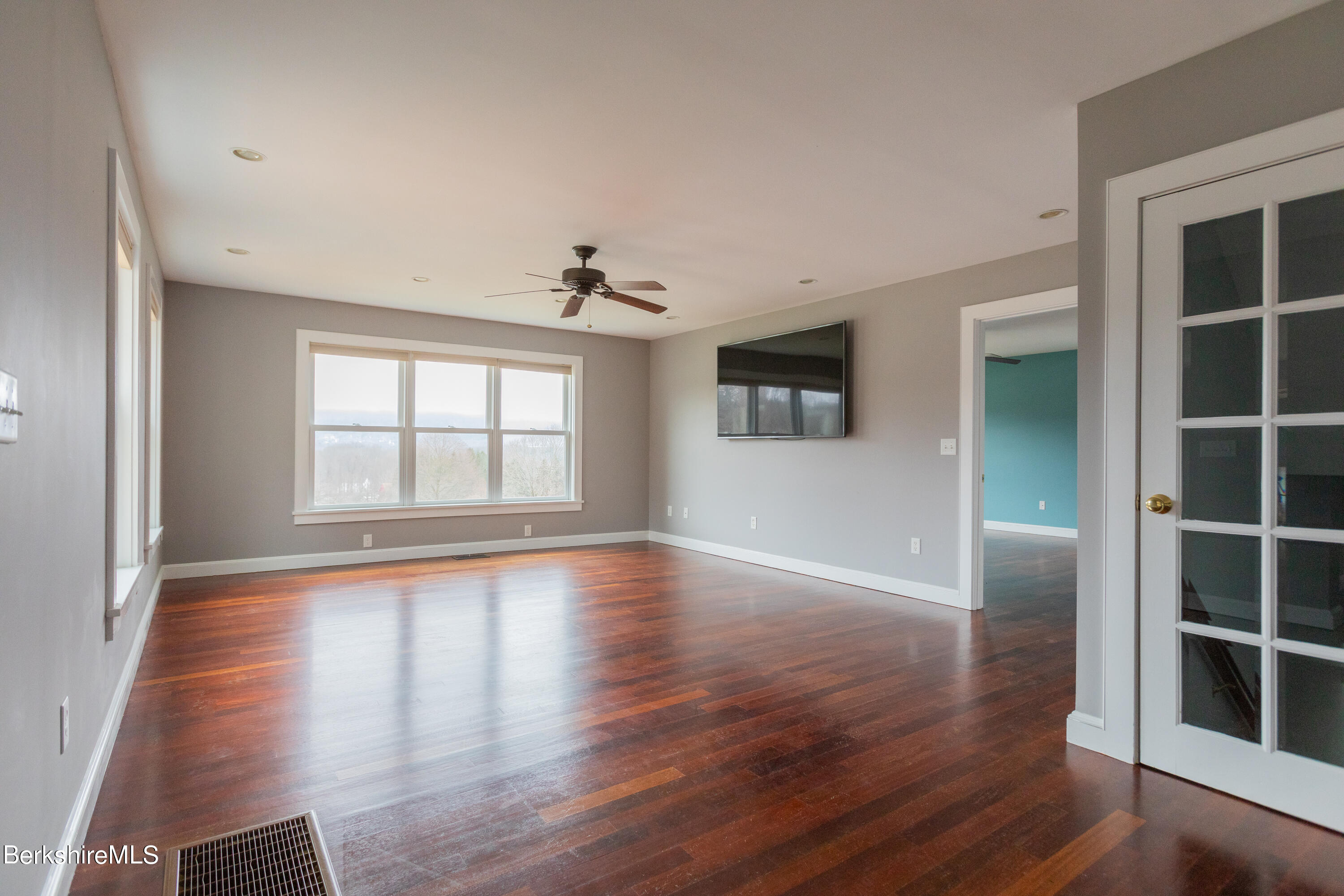 797 State Road Richmond, MA 01254 - Photo 10 of 65 Living room