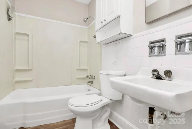 $1,695 | 4919 Raymond Place, Charlotte, NC 28205