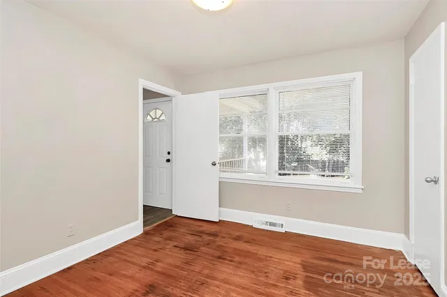 $1,695 | 4919 Raymond Place, Charlotte, NC 28205