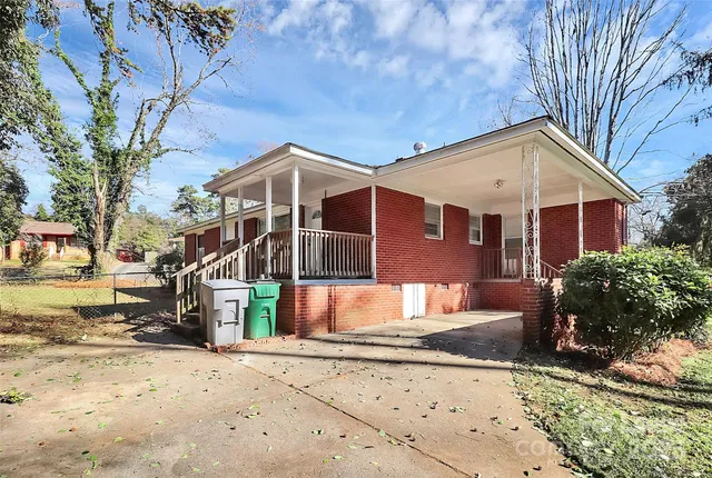 $1,695 | 4919 Raymond Place, Charlotte, NC 28205