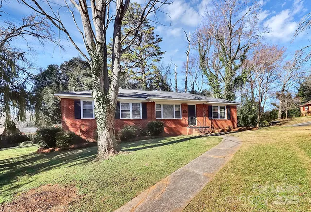 $1,695 | 4919 Raymond Place, Charlotte, NC 28205