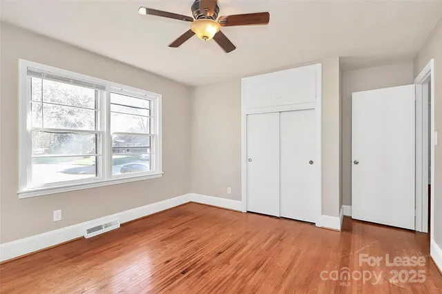 $1,695 | 4919 Raymond Place, Charlotte, NC 28205