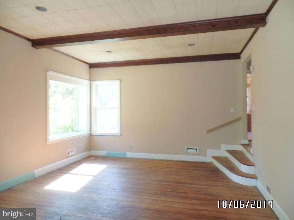 3626 Lockwood Road Baltimore, MD 21207 - Photo 3 of 14 Living Room