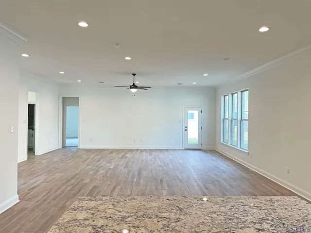 $303,082 | 449 Rue Des Affaires, Houma, LA 70364