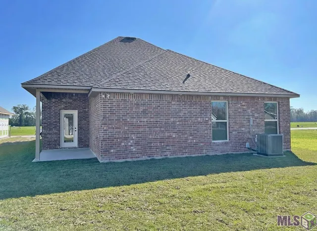 $303,082 | 449 Rue Des Affaires, Houma, LA 70364