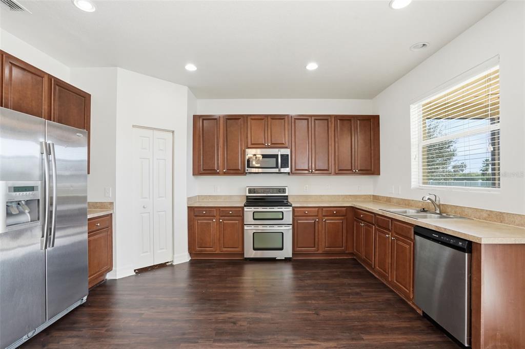 104 Star Shell Drive Apollo Beach, FL 33572 - Photo 9 of 26