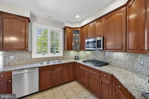 $6,500 | 8306 Elm Grove Court, Vienna, VA 22182
