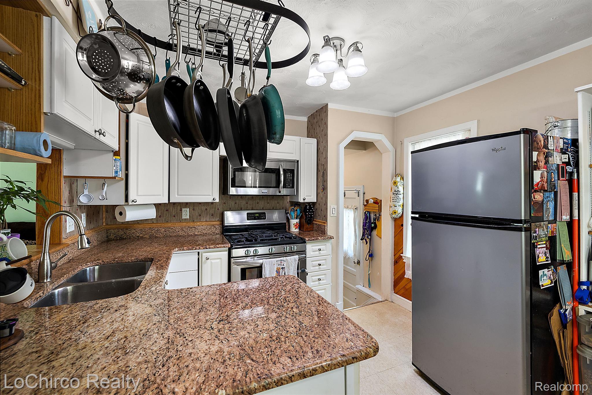 3496 Longview Avenue Rochester, MI 48307 - Photo 19 of 32 Gallery Image 19