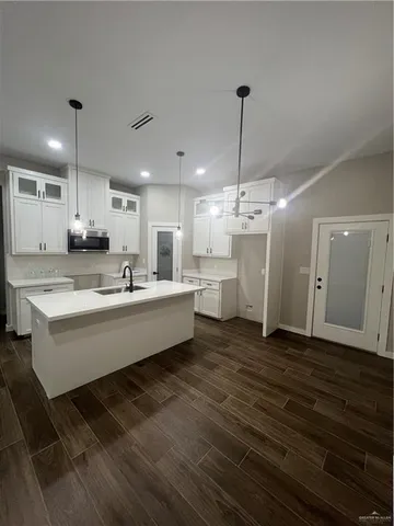 $2,100 | 411 West 13th Street, San Juan, TX 78589