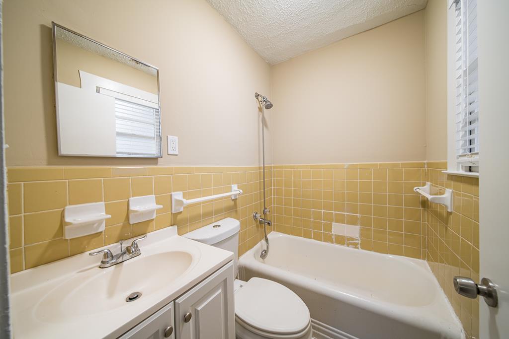 2419 Martha's Loop Columbus, GA 31907 - Photo 12 of 40 front ensuite bathroom