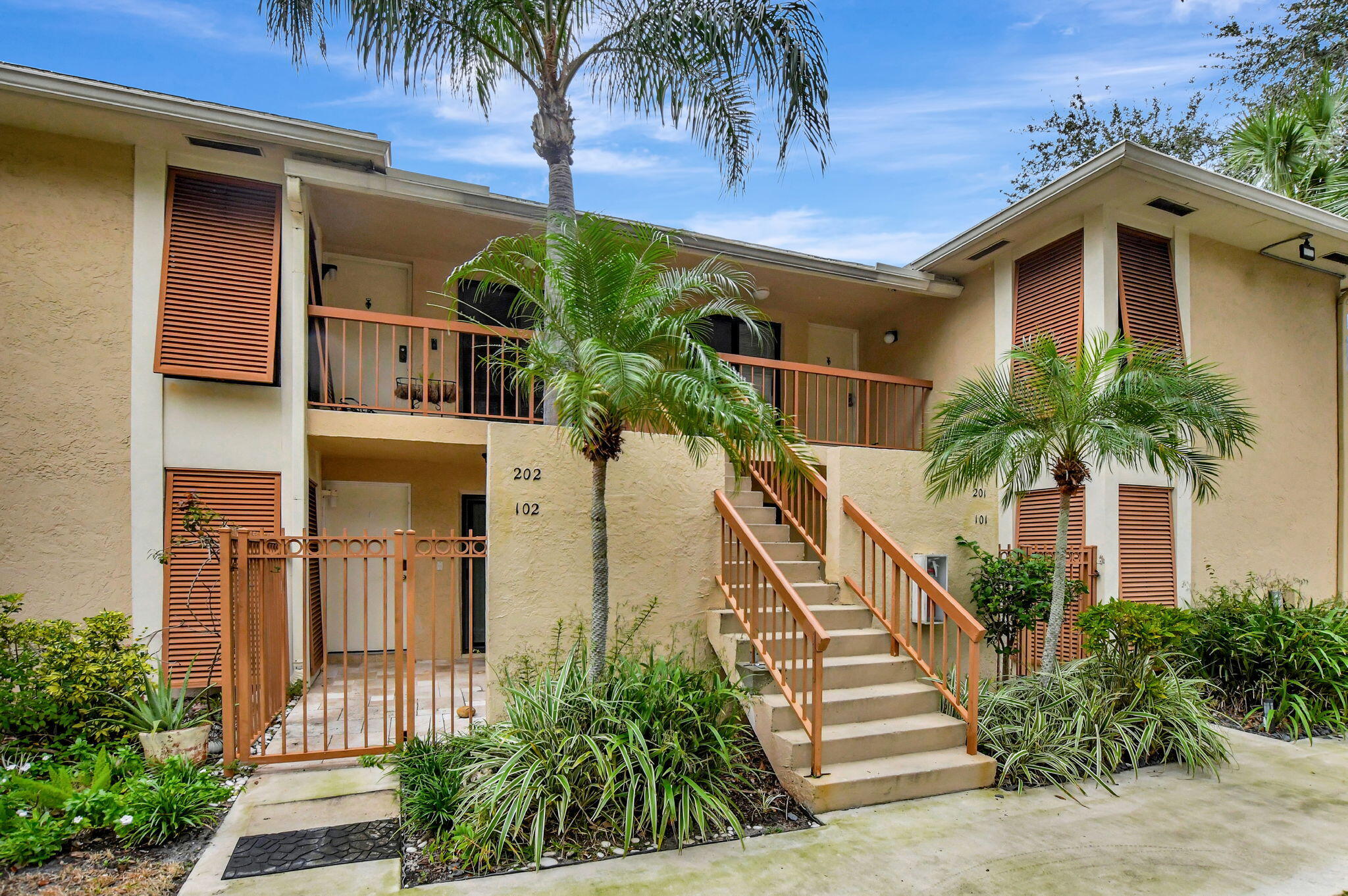 3939 Northeast 5th Avenue, Unit D201 Boca Raton, FL 33431 - Photo 2 of 33 Exterior