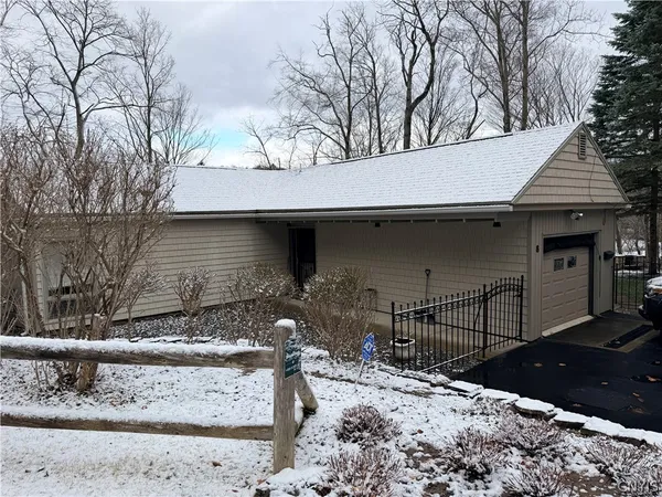 $279,000 | 8 The Hills Drive, Utica, NY 13501