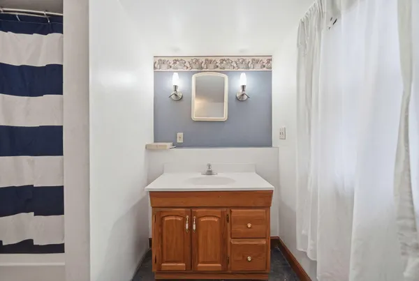 $150,000 | 826 Carl Breeding Way, Jackson, MI 49203