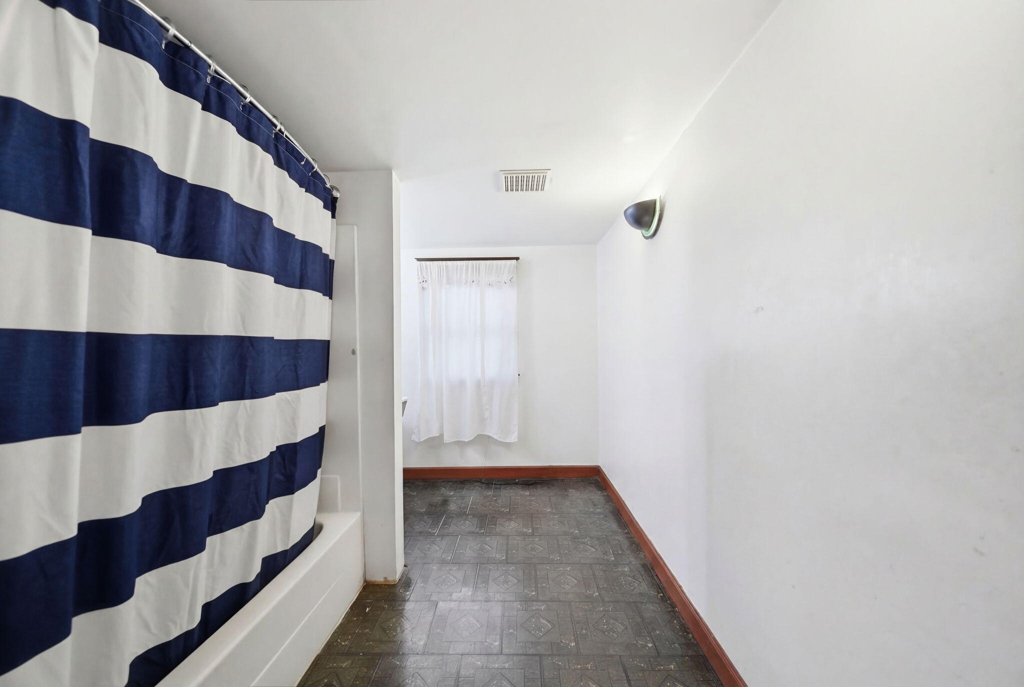 826 Carl Breeding Way Jackson, MI 49203 - Photo 16 of 26 18-web-or-mls-DSC08264