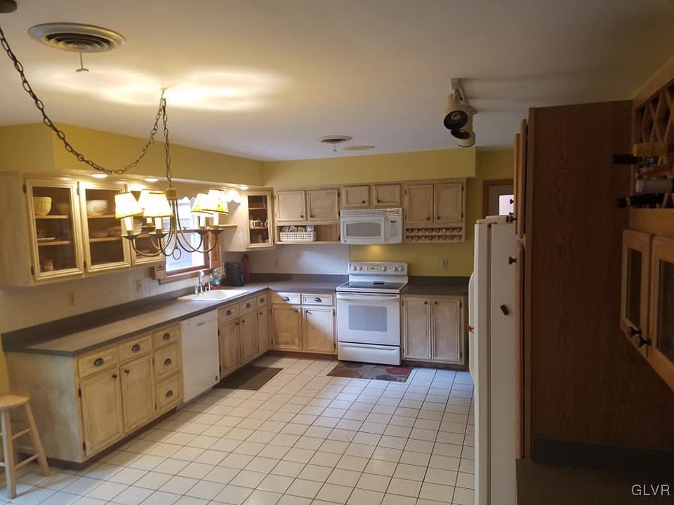 47 Seneca Road Mount Pocono, PA 18344 - Photo 6 of 22