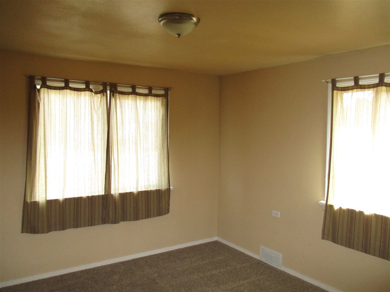 804 South University Road Spokane Valley, WA 99206 - Photo 14 of 15 Gallery Image 14