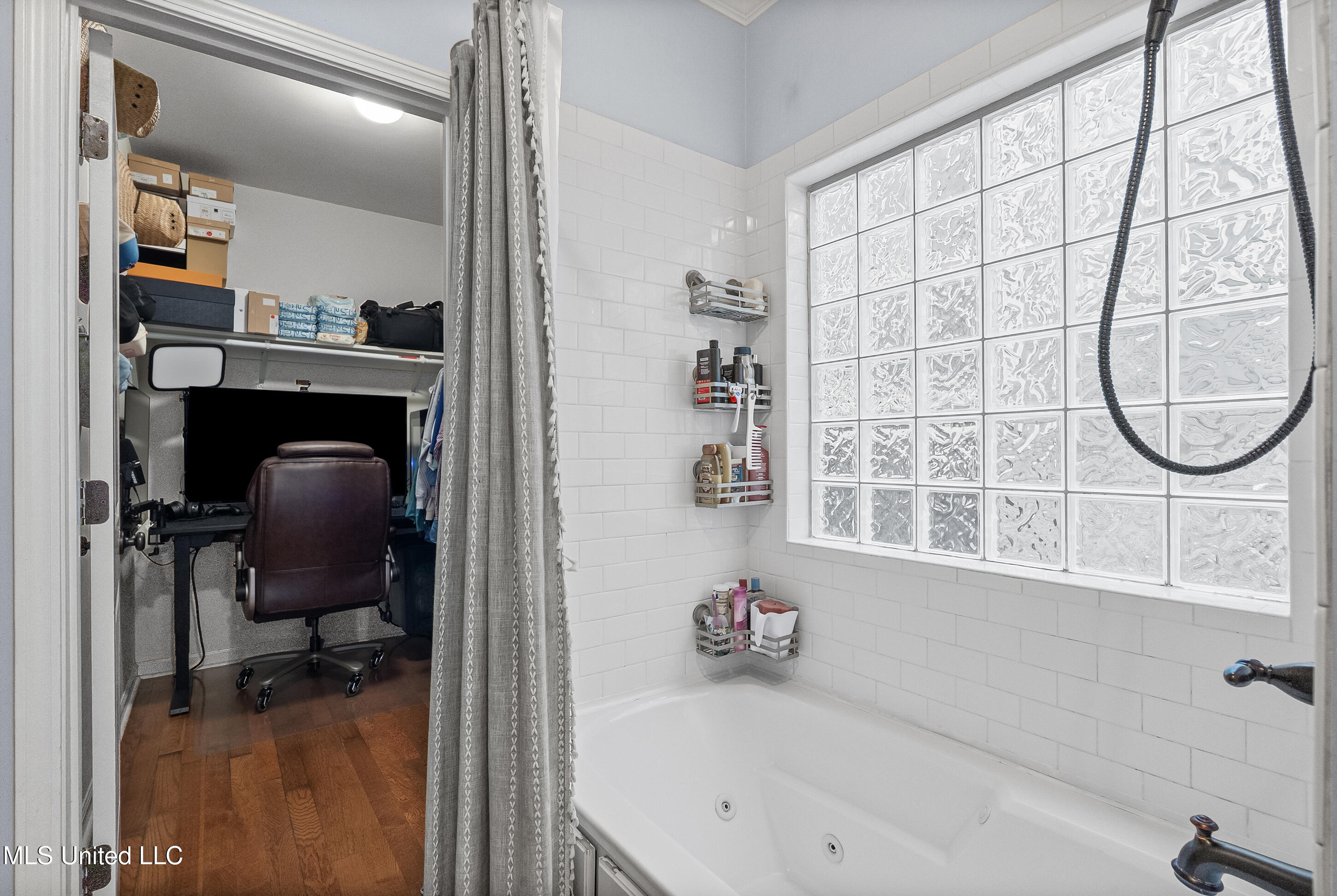 102 Robin Way Oxford, MS 38655 - Photo 17 of 32 Primary Bath 2