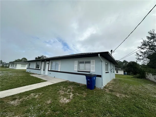 $1,195 | 137-139 Gordon Avenue South, Unit 139, Lehigh Acres, FL 33973