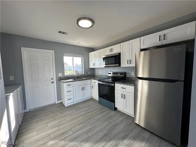 $1,195 | 137-139 Gordon Avenue South, Unit 139, Lehigh Acres, FL 33973