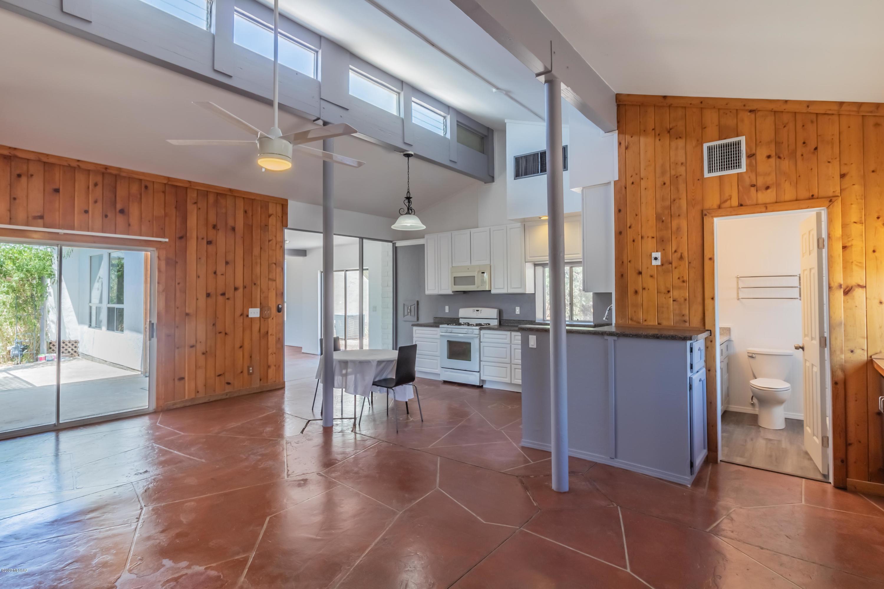6250 North Pear Tree Road Tucson, AZ 85743 - Photo 7 of 27 Gallery Image 7