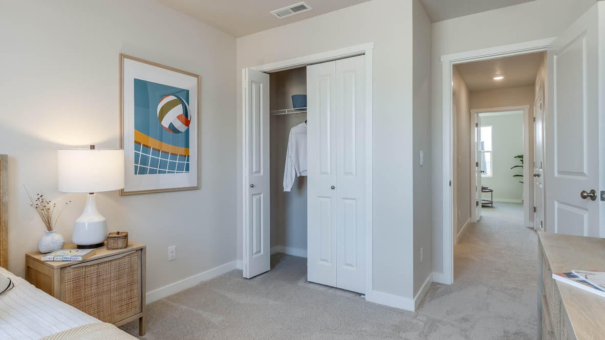 61175 Southeast Splendor Lane Bend, OR 97702 - Photo 24 of 35 024 bedroom