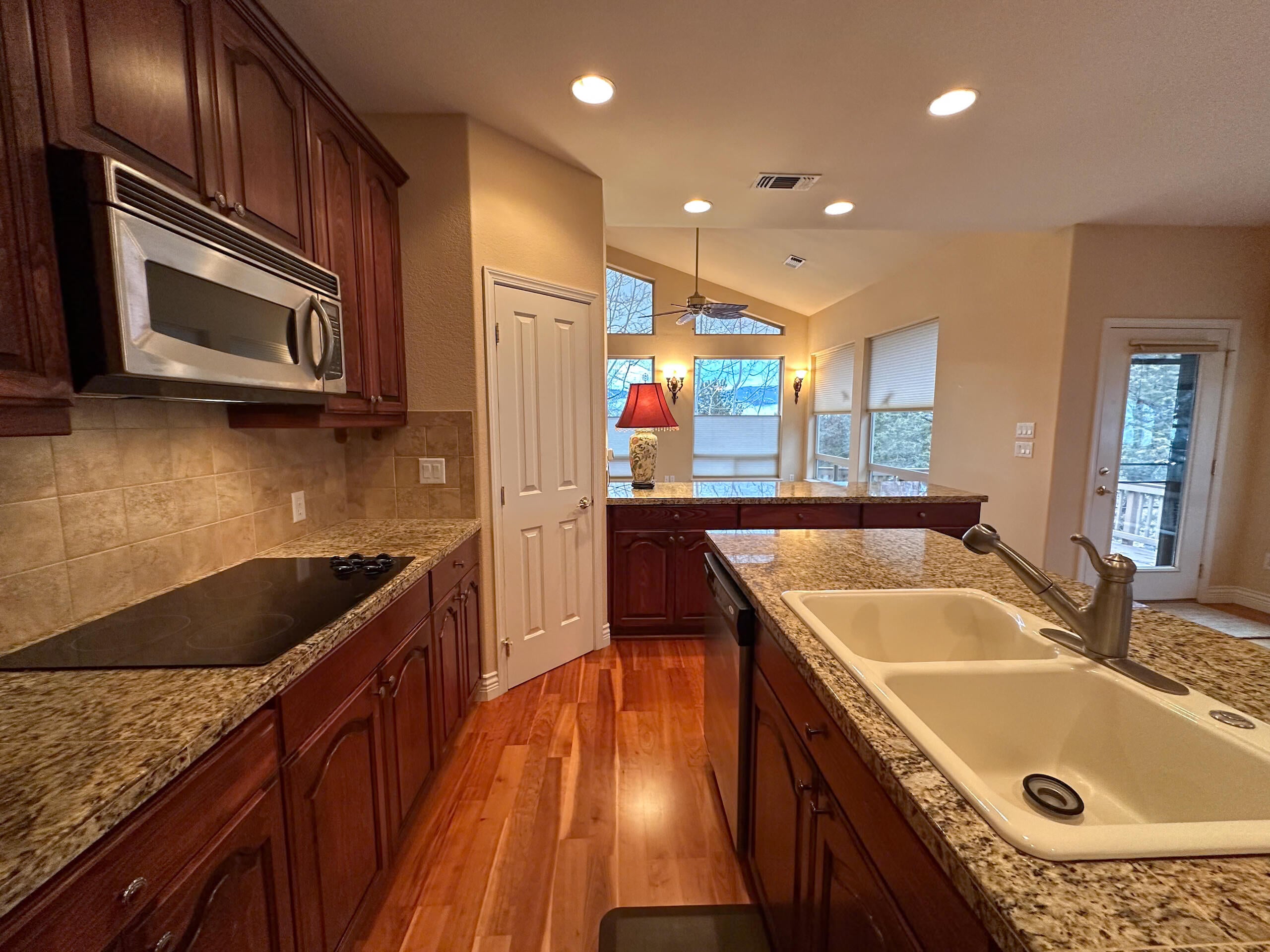 9751 Kestrel Road Klamath Falls, OR 97601 - Photo 22 of 67 IMG_5675