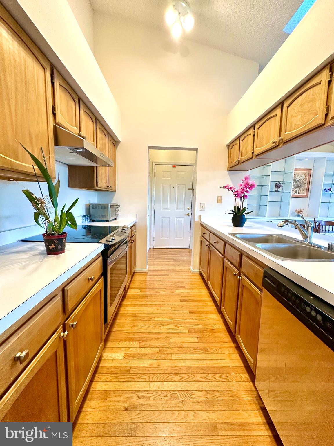 2601 Camelback Lane, Unit 1210 Silver Spring, MD 20906 - Photo 18 of 32 Kitchen