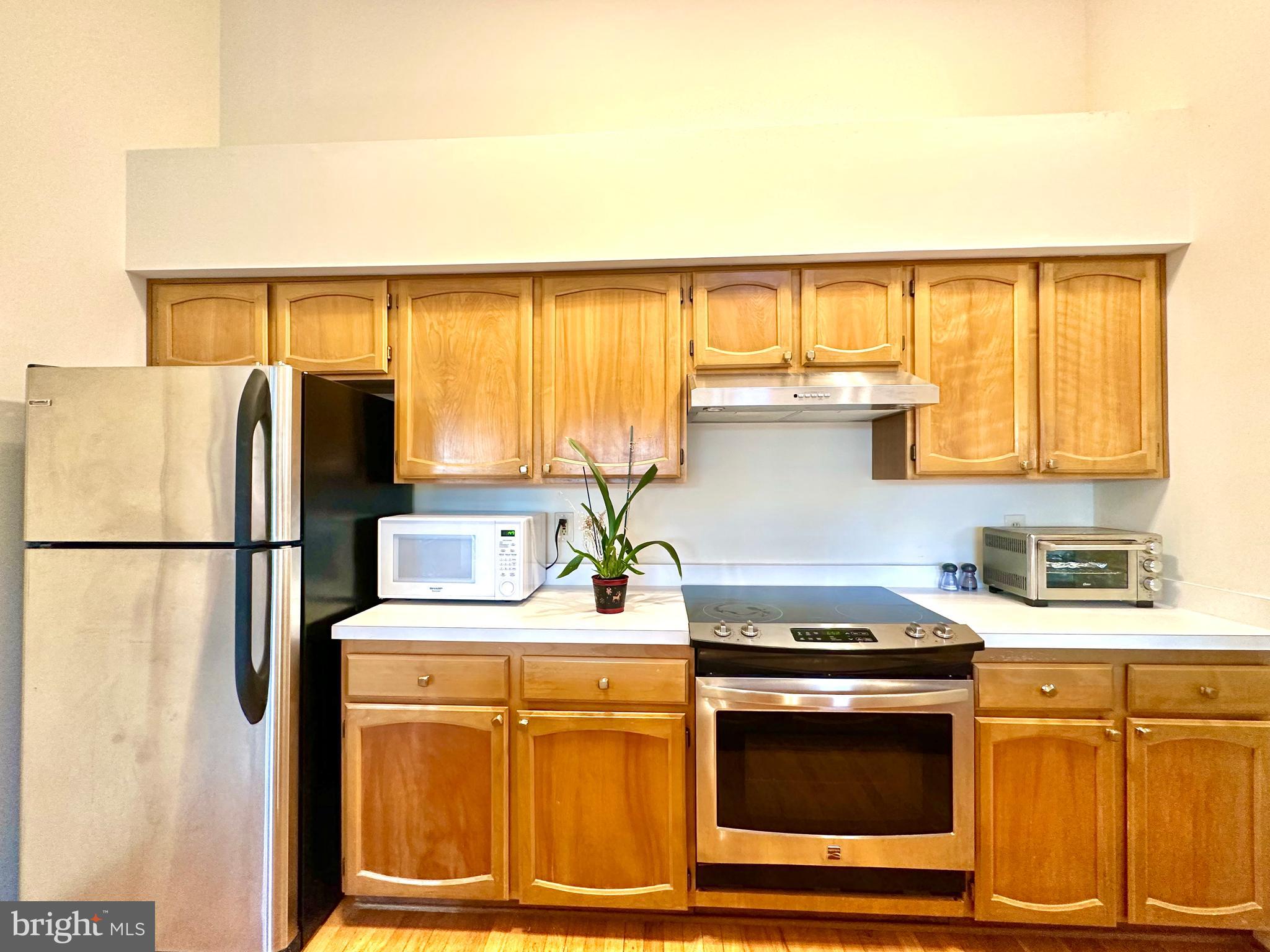 2601 Camelback Lane, Unit 1210 Silver Spring, MD 20906 - Photo 20 of 32 SS appliances in the Kitchen