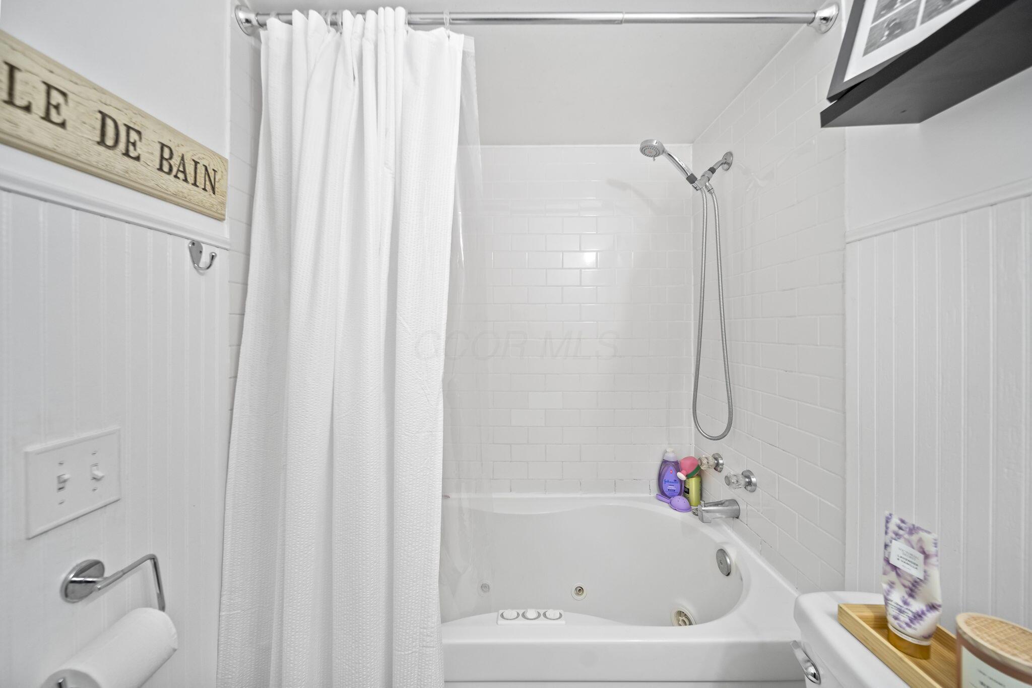 3227 Minerva Lake Road Columbus, OH 43231 - Photo 53 of 77 57-web-or-mls-DSC00036