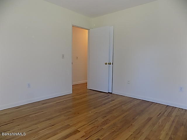 87 New Lenox Road Lenox, MA 01240 - Photo 15 of 34 14 Bed 1c