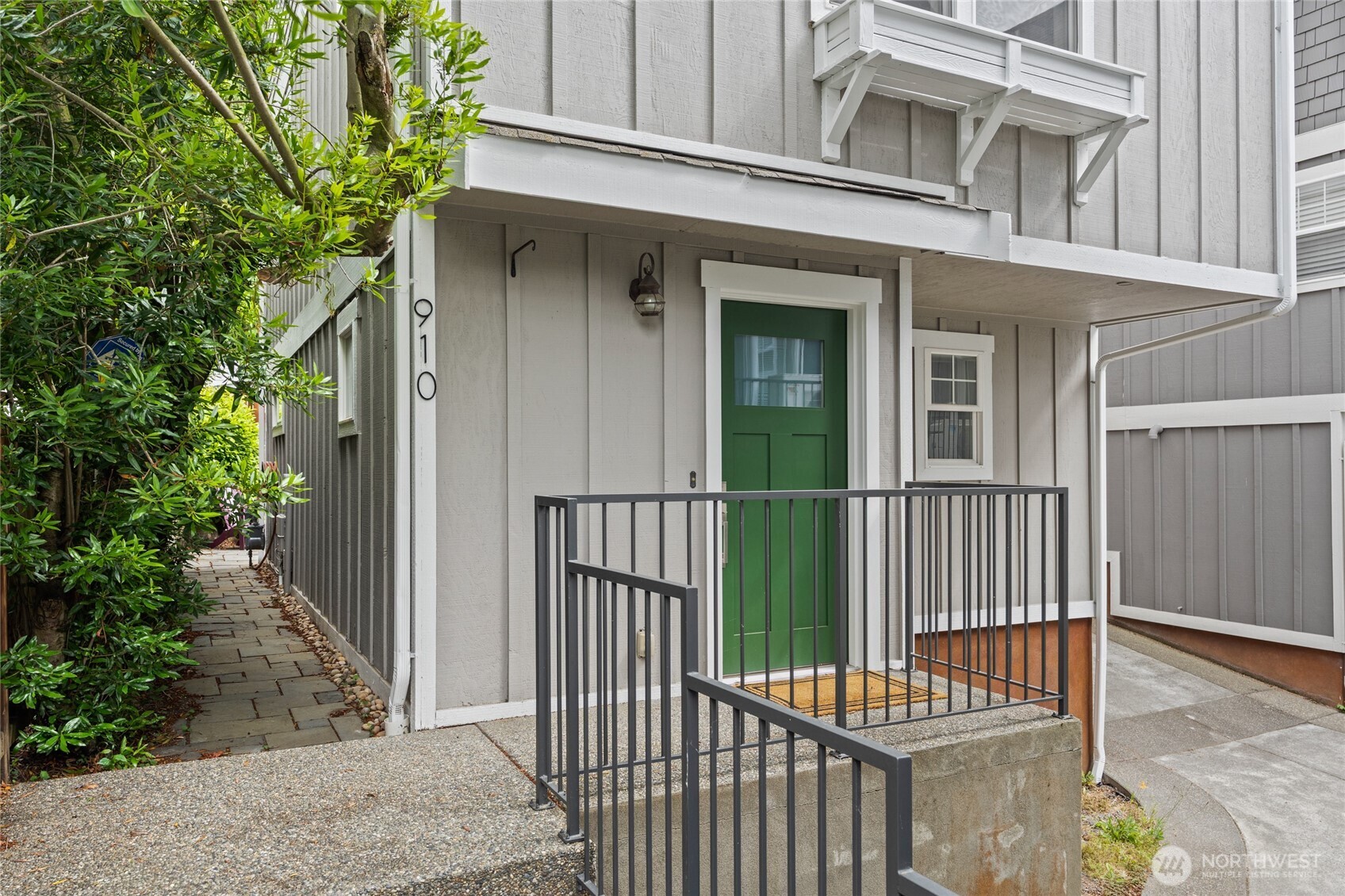 910 North 74th Street Seattle, WA 98103 - Photo 3 of 25