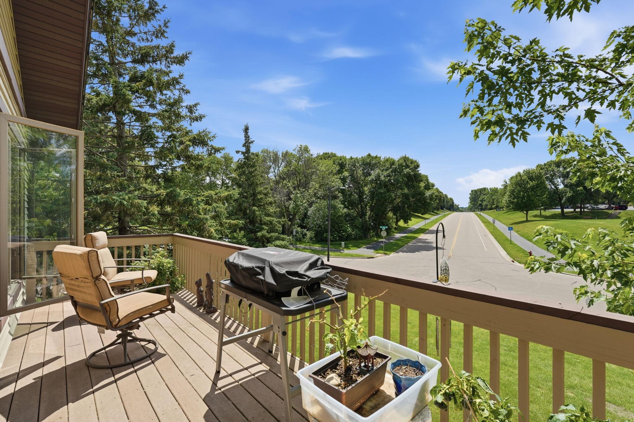 1589 Four Oaks Road Eagan, MN 55121 - Photo 21 of 31