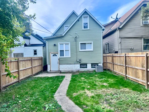 $210,000 | 11581 South Lafayette Avenue, Chicago, IL 60628