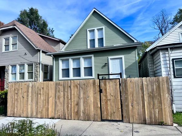 $210,000 | 11581 South Lafayette Avenue, Chicago, IL 60628