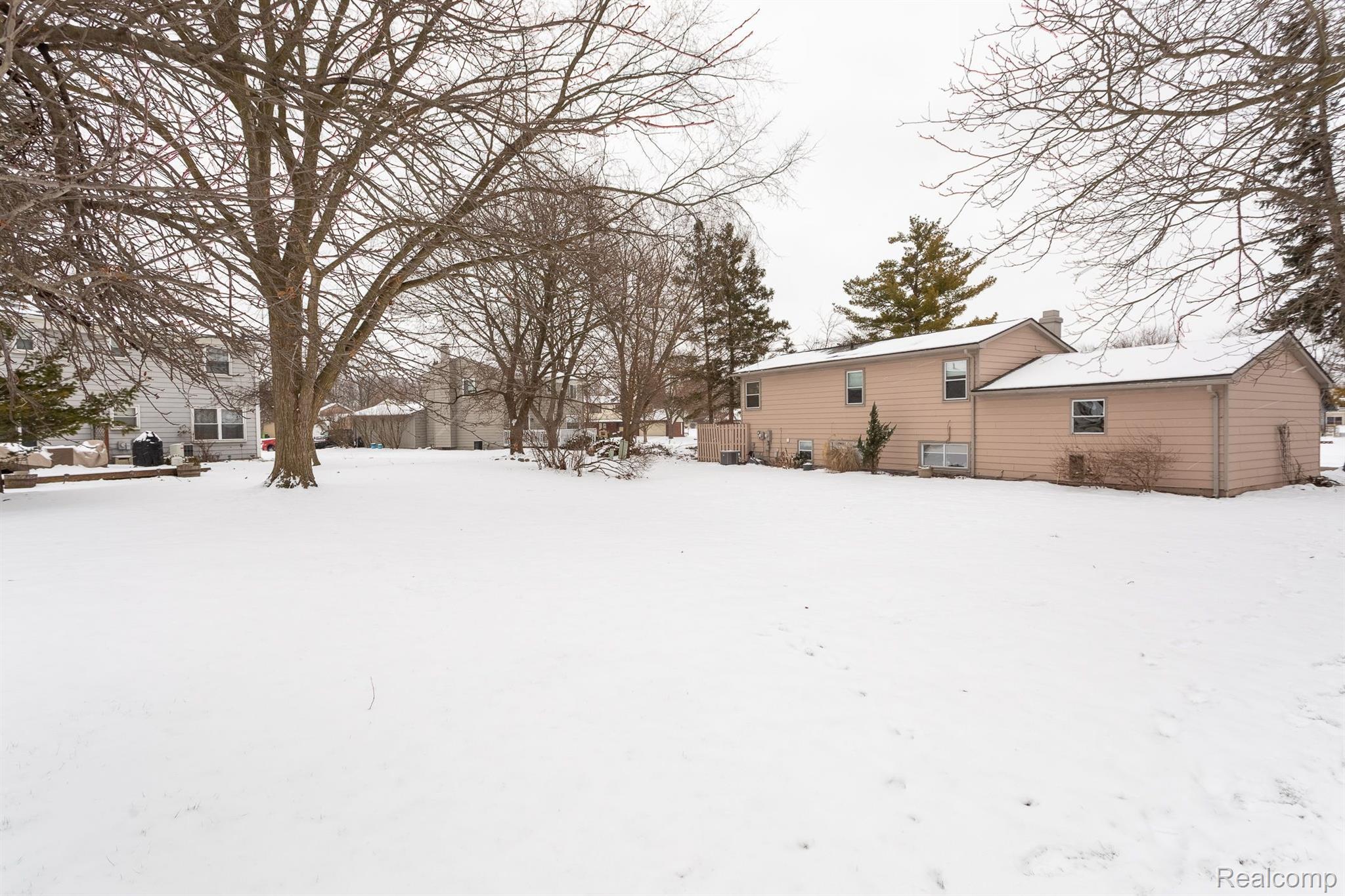 40570 Village Wood Road Novi, MI 48375 - Photo 28 of 32 Gallery Image 28