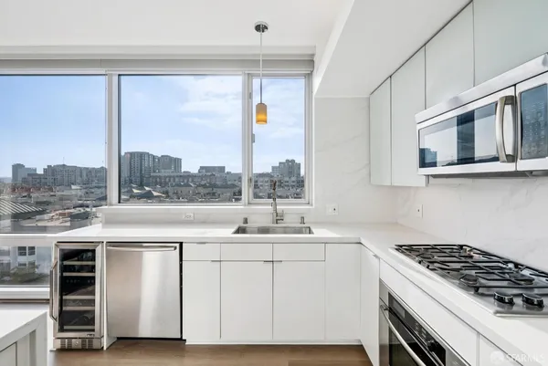 $7,000 | 501 Beale Street, Unit L7H, San Francisco, CA 94105