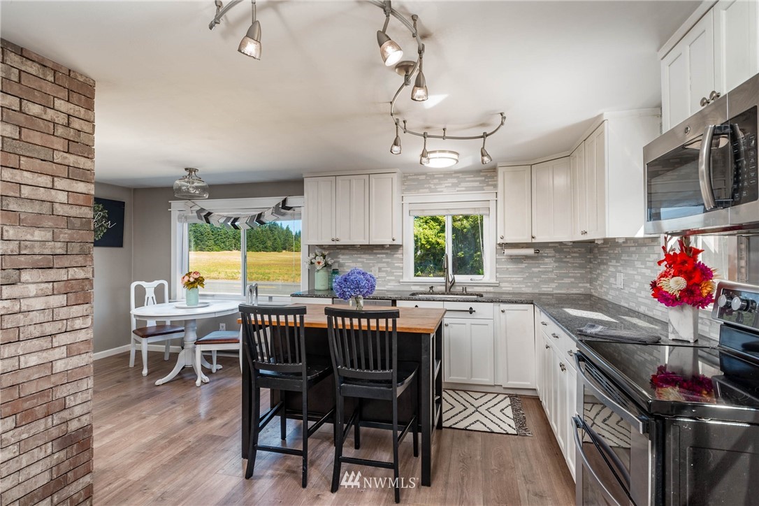 1845 Fort Nugent Road Oak Harbor, WA 98277 - Photo 12 of 33 Gallery Image 12