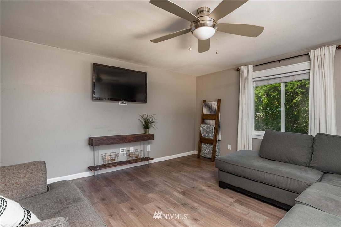 1845 Fort Nugent Road Oak Harbor, WA 98277 - Photo 6 of 33 Gallery Image 6