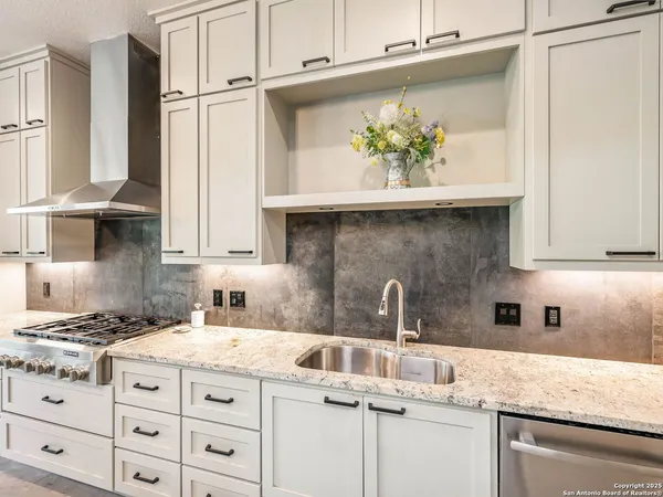 $1,700,000 | 497 Cypress Fls Road, Utopia, TX 78884