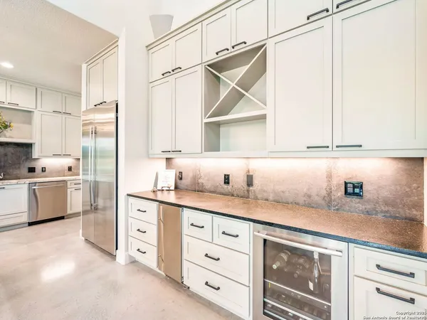 $1,700,000 | 497 Cypress Fls Road, Utopia, TX 78884