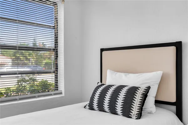 $1,100,000 | 1510 Normandy Drive, Miami Beach, FL 33141