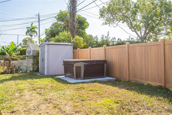 $1,100,000 | 1510 Normandy Drive, Miami Beach, FL 33141