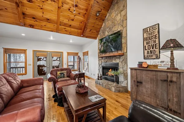 $545,000 | 380 Oak Ridge Way, Morganton, GA 30560