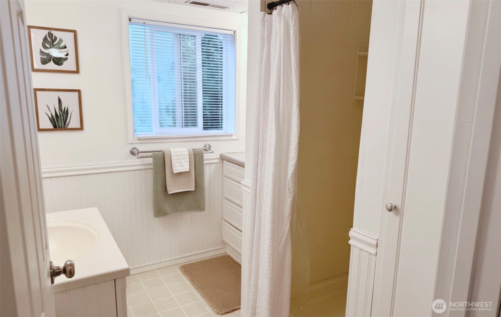 711 Eagle Cliff Road Northeast Bainbridge Island, WA 98110 - Photo 20 of 31