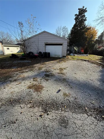 $99,000 | 1371 Washington Street, Carlyle, IL 62231