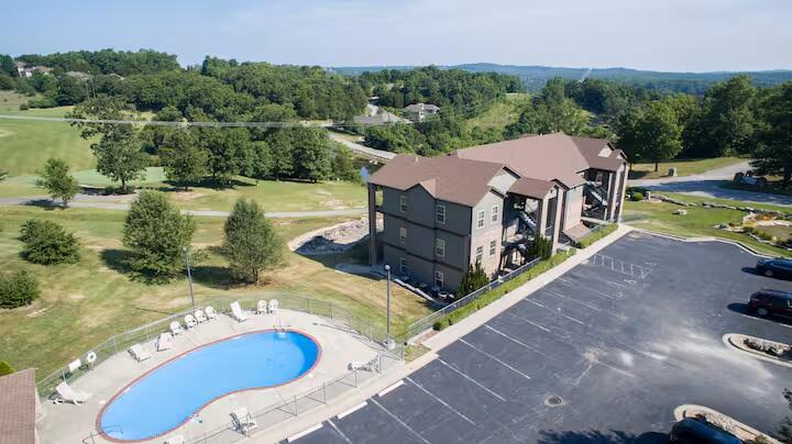 1001 Golf Drive, Unit 14 Reeds Spring, MO 65737 - Photo 15 of 35 26