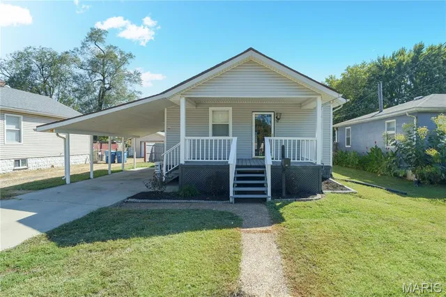 $119,900 | 2914 Pershing Boulevard, Granite City, IL 62040