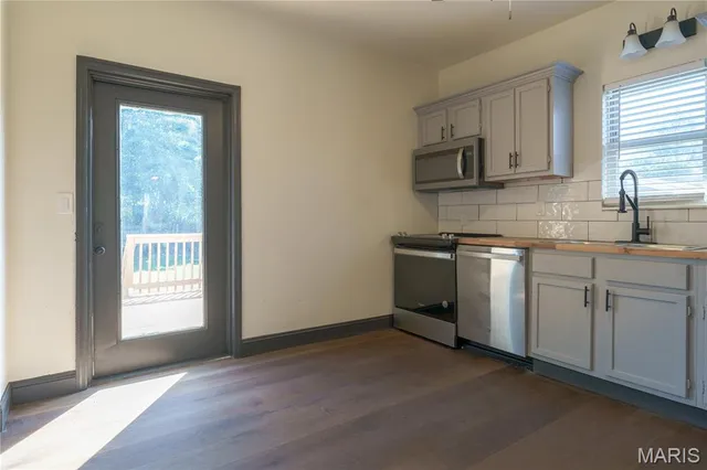 $119,900 | 2914 Pershing Boulevard, Granite City, IL 62040