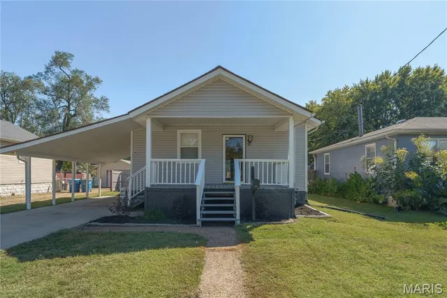 $119,900 | 2914 Pershing Boulevard, Granite City, IL 62040