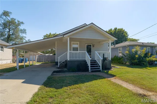 $119,900 | 2914 Pershing Boulevard, Granite City, IL 62040